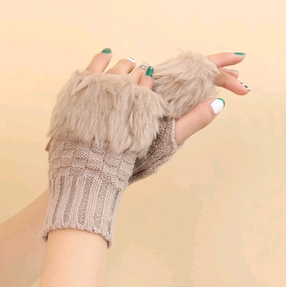 Accessories - Fingerless Fur Knit Gloves